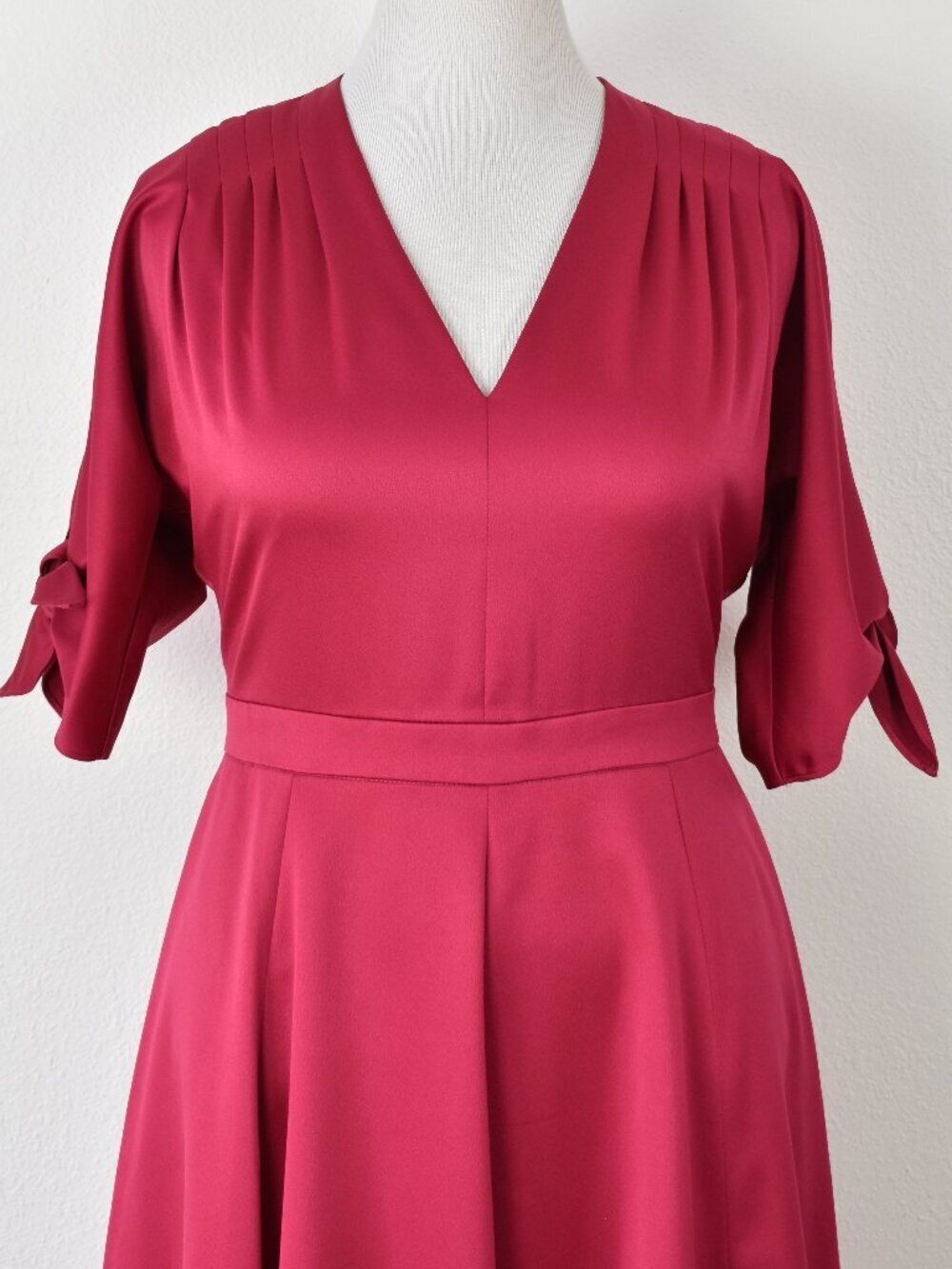 Gal Meets Glam DEBBIE Satin Fit and Flare Dress - 14 - Picture 2 of 11